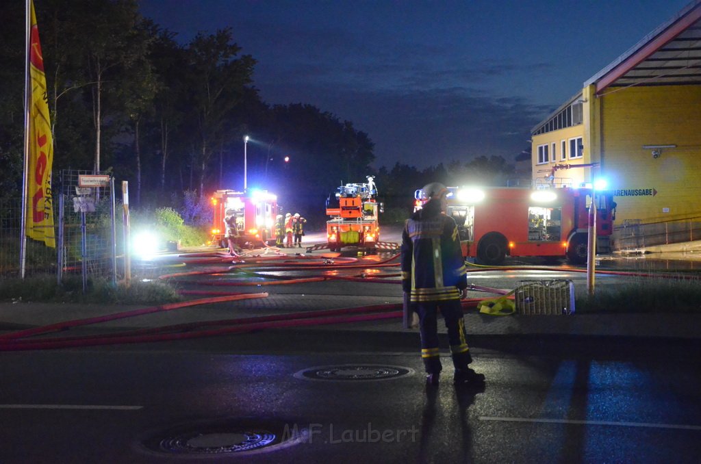 Grossfeuer Poco Lager Koeln Porz Gremberghoven Hansestr P170.JPG - Miklos Laubert